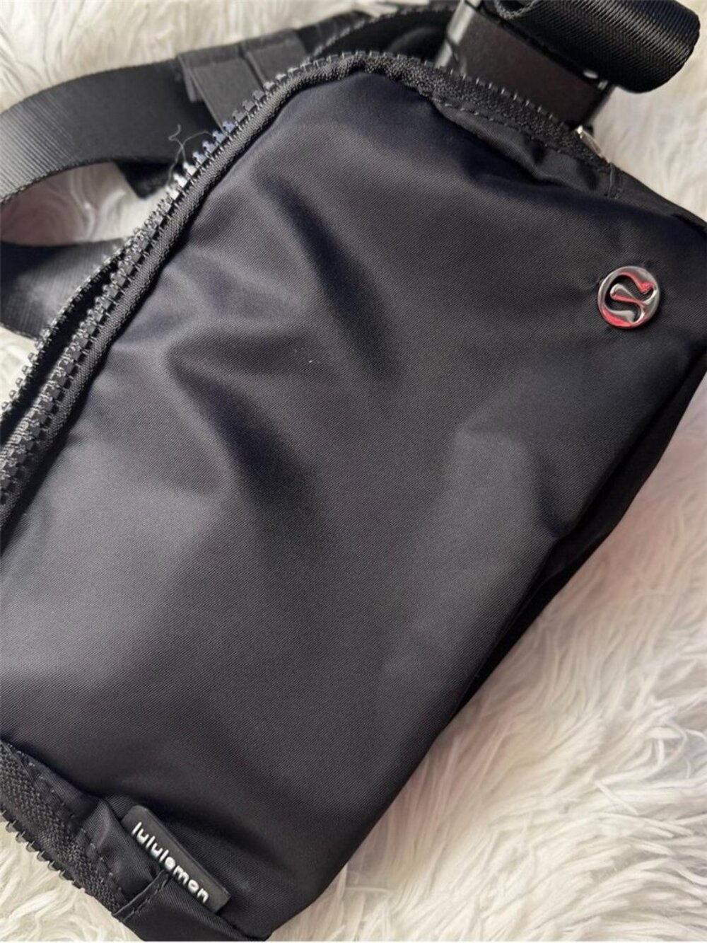 lululemon athletica Black Everyday Sling Belt Bag NWT